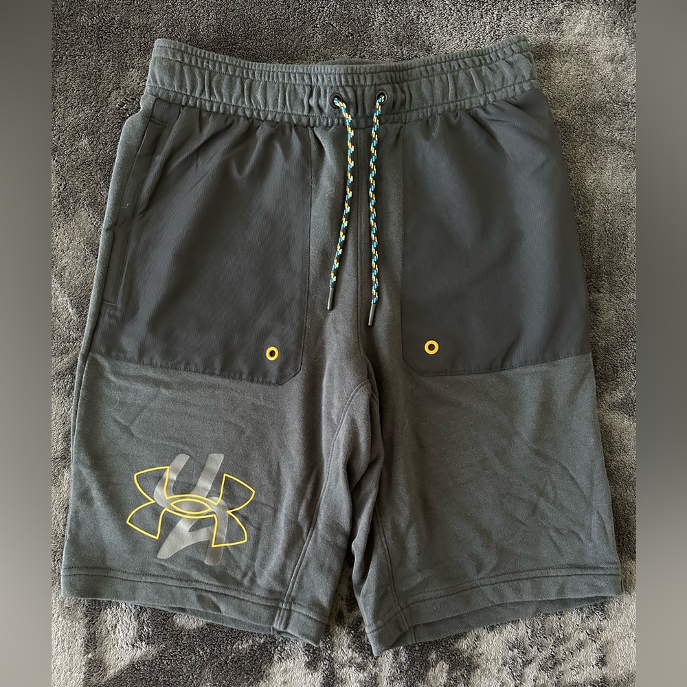 NEW Under Armour Gray Cotton Blend Fitted Athletic Workout Gym Shorts Men’s M